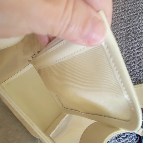 EUC Gucci Cream Tote Bag - Picture 9 of 14